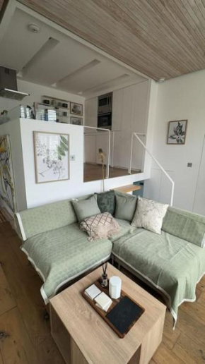 Modern 1-bedroom flat on The Avenue